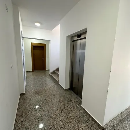 Apartment Diplomat *